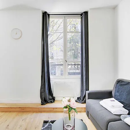 Le Marais - Rue De Bretagne *